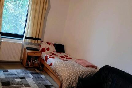 Frauen WG- Zimmer zu untermieten ab 15.10 bis 31.03 zimmer