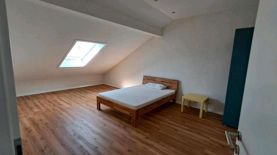 Dachgeschoßwohnung Lahr (Schwarzwald) - 3 Zimmer, 96 m&sup2;, 1.200&euro; | Angebot:26364887