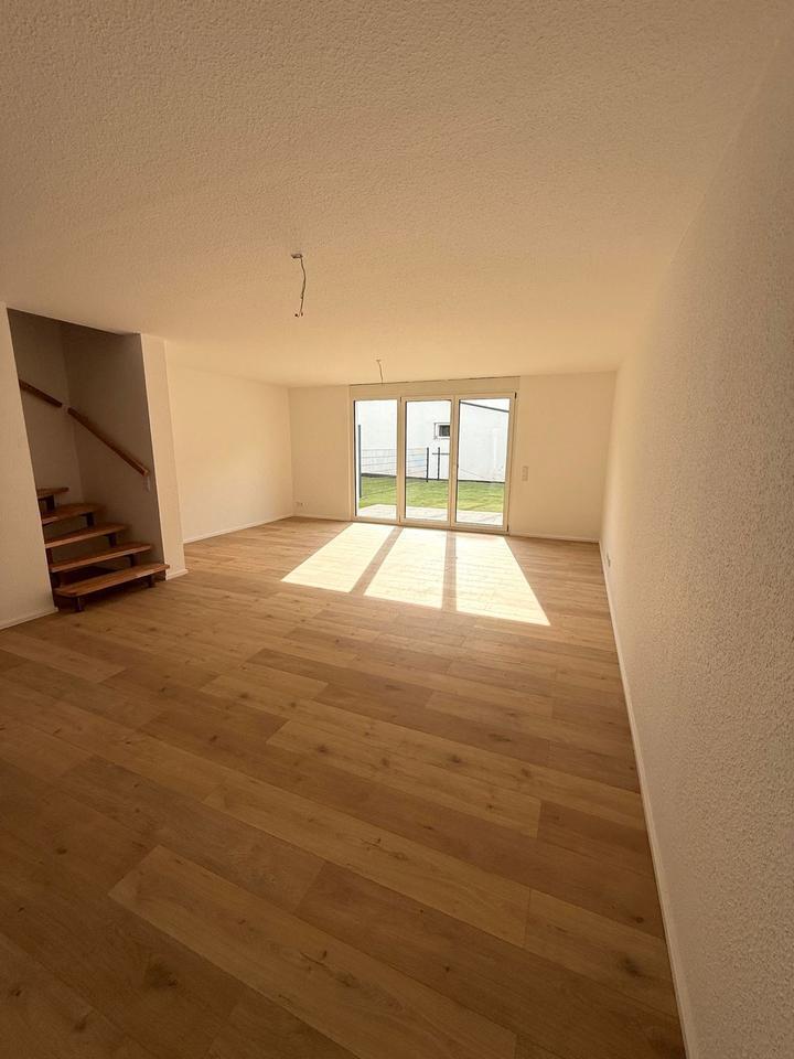 Erstbezug - Reihenhaus mit Garten, Terrasse und Stellplatz zimmer