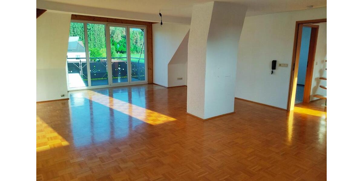 Dachgeschoßwohnung Vorbach - 2.5 Zimmer, 86 m&sup2;, 675&euro; | Angebot:25855038