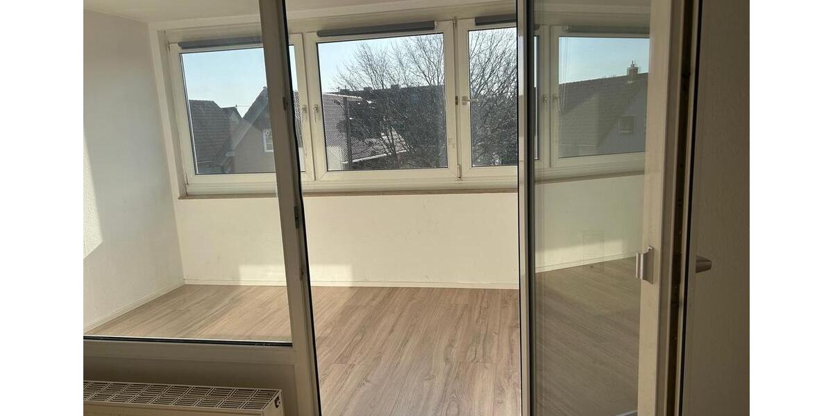 Dachgeschoßwohnung Bornheim - 2 Zimmer, 58 m&sup2;, 695&euro; | Angebot:26019343