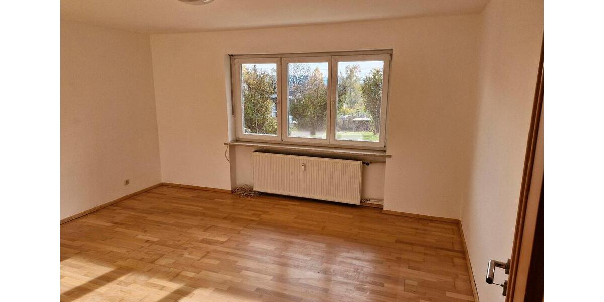 Etagenwohnung Hengersberg - 3 Zimmer, 100 m&sup2;, 900&euro; | Angebot:26682587