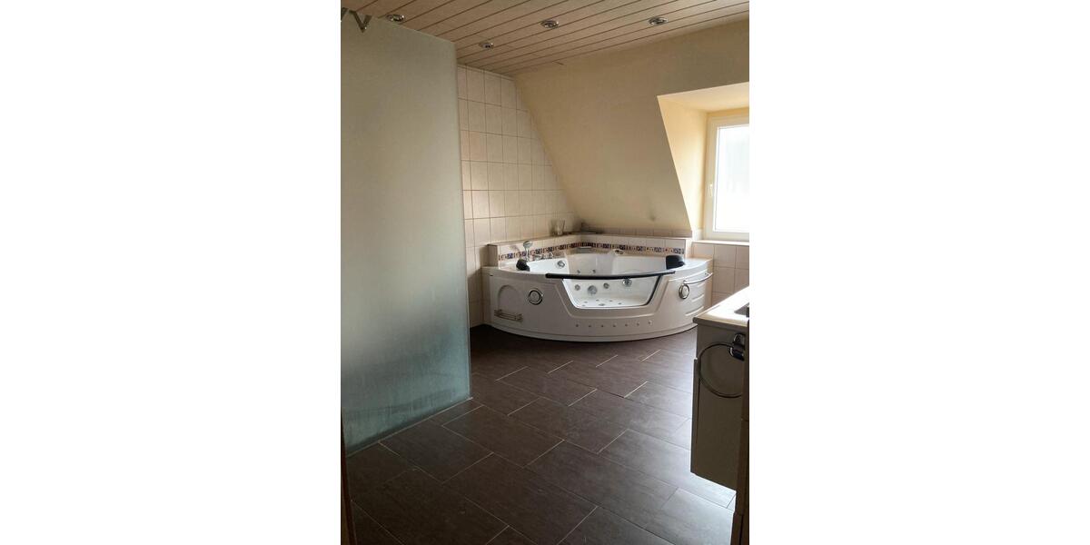 Etagenwohnung Hof Altstadt - 4 Zimmer, 103 m&sup2;, 980&euro; | Angebot:26514836
