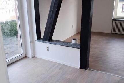 Höxter OT - frisch renovierte Wohnung - ideal für Berufstätige 4 zimmer