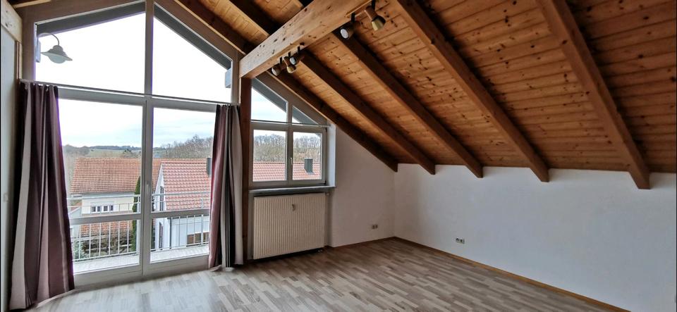 Dachgeschoßwohnung Landau an der Isar - 2 Zimmer, 53 m&sup2;, 700&euro; | Angebot:25935698