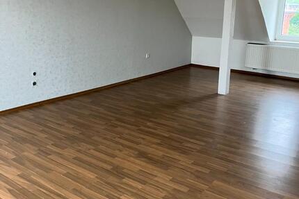 Dachgeschoss Wohnung zu vermieten