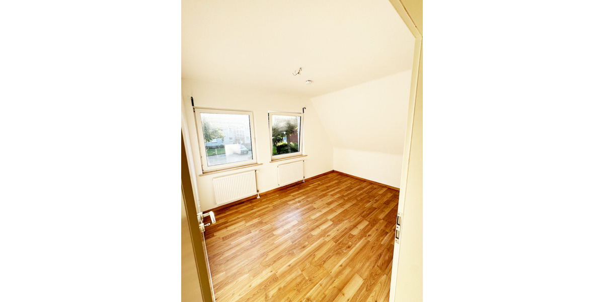 Etagenwohnung Brake (Unterweser) - 3 Zimmer, 70 m&sup2;, 590&euro; | Angebot:24873013