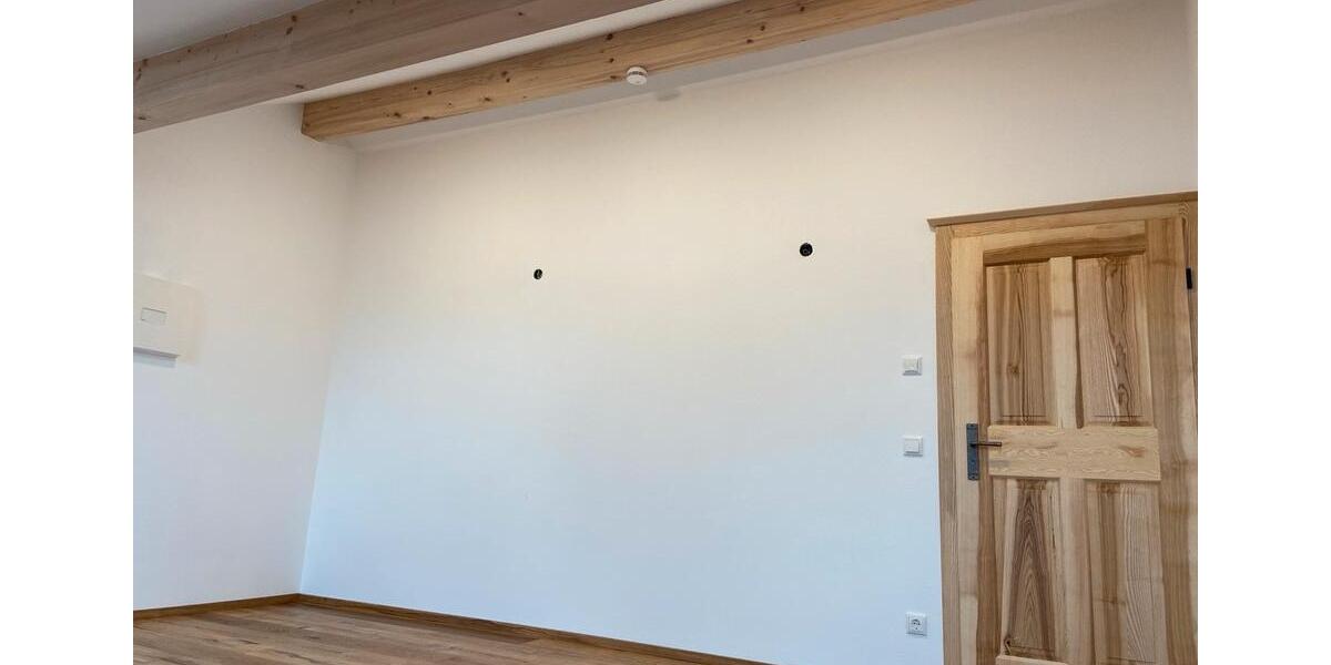 Dachgeschoßwohnung Griesstätt - 3 Zimmer, 85 m&sup2;, 1.400&euro; | Angebot:26213387