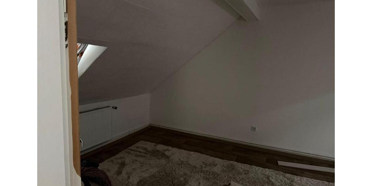 Dachgeschoßwohnung Helmstedt - 3 Zimmer, 75 m&sup2;, 530&euro; | Angebot:24794990