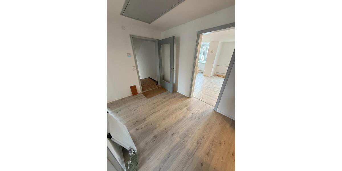 Dachgeschoßwohnung Blumberg - 3 Zimmer, 72 m&sup2;, 700&euro; | Angebot:25393854