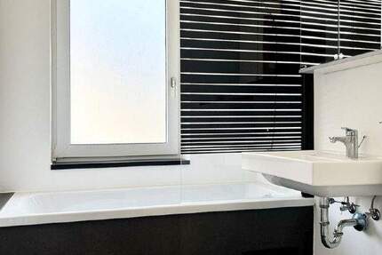 Modern sanierte DG-Wohnung mit EBK + Stellplatz in Reichenbrand mieten 2 zimmer