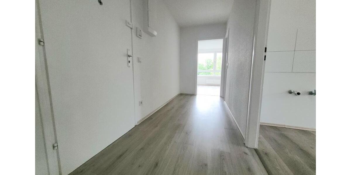 Aussicht über Freisenbruch! Helle 4-Zimmer-Wohnung mit Balkon! 4 zimmer