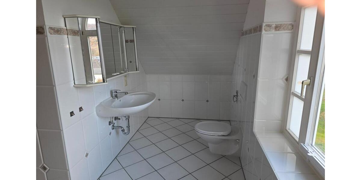 Dachgeschoßwohnung Brilon - 2 Zimmer, 98 m&sup2;, 580&euro; | Angebot:26022989
