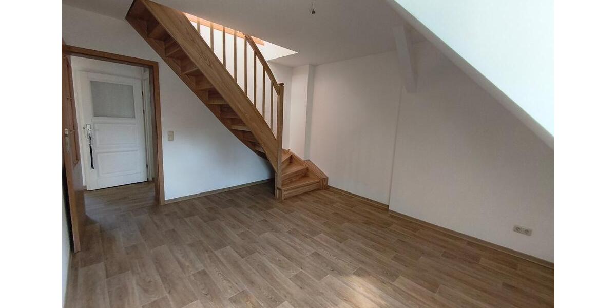 Dachgeschoßwohnung Lauta - 2 Zimmer, 57 m&sup2;, 419&euro; | Angebot:25868354