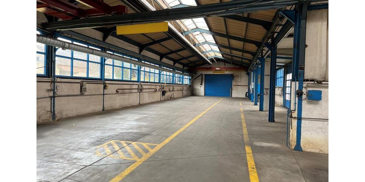 Attraktive Gewerbehalle mit Büroflächen in zentraler Lage zu vermieten zimmer