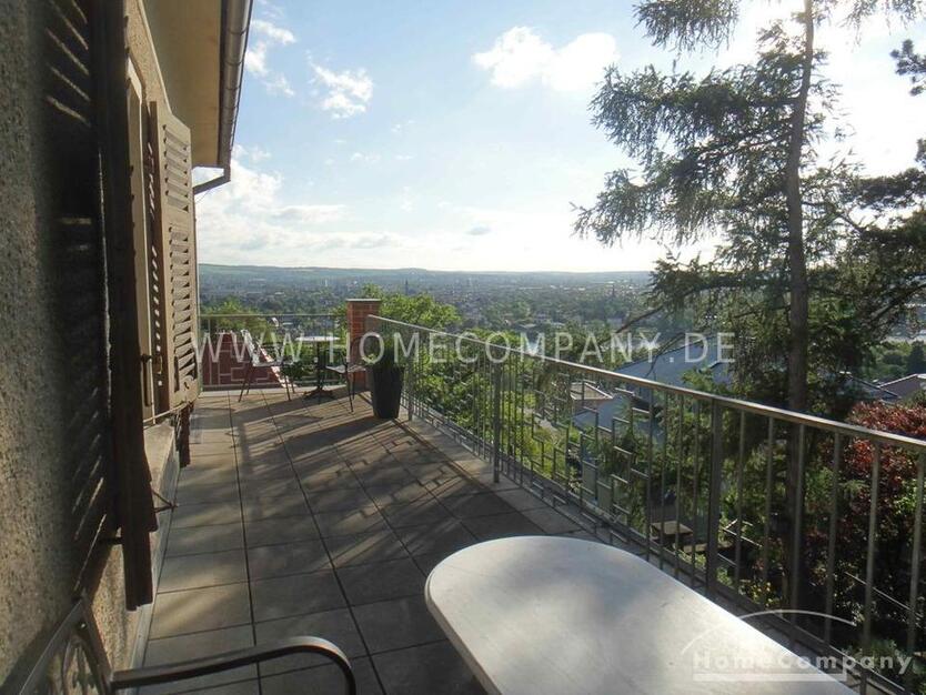 MöbliertFurnished 1,5 Zimmer Apartment mit Dachterrasse in Dresden-Loschwitz max. 2 Personen