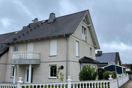Haus Vechelde - 6 Zimmer, 220 m&sup2;, 2.290&euro; | Angebot:25181984
