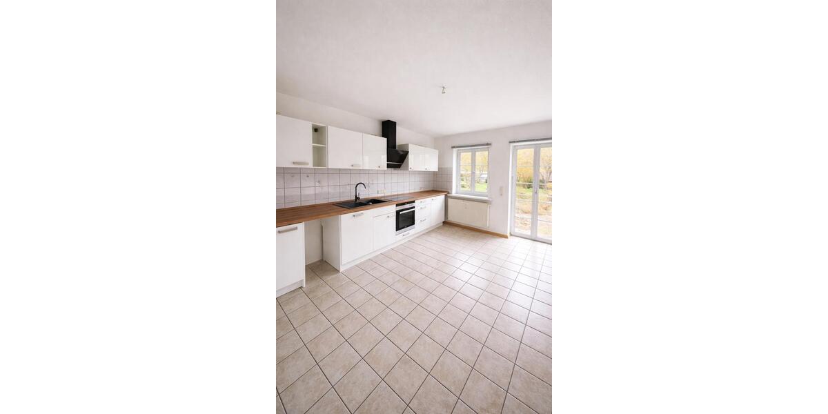 Etagenwohnung Einbeck - 4 Zimmer, 150 m&sup2;, 1.050&euro; | Angebot:26021990