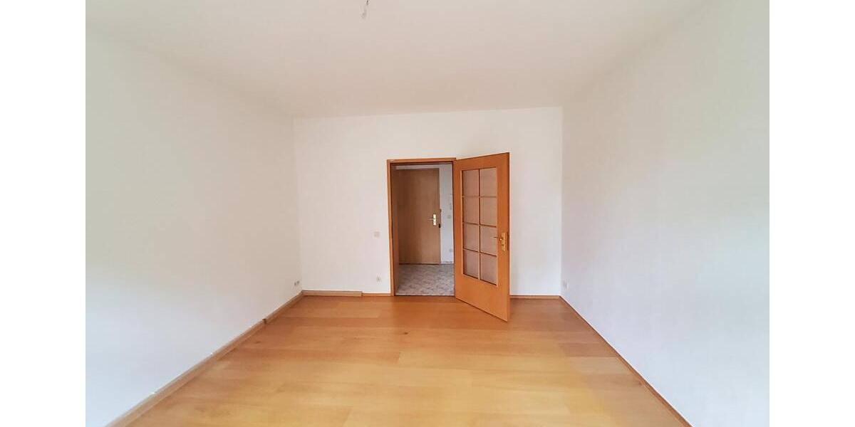 Erdgeschoßwohnung Senftenberg - 2 Zimmer, 64 m&sup2;, 512&euro; | Angebot:25538732