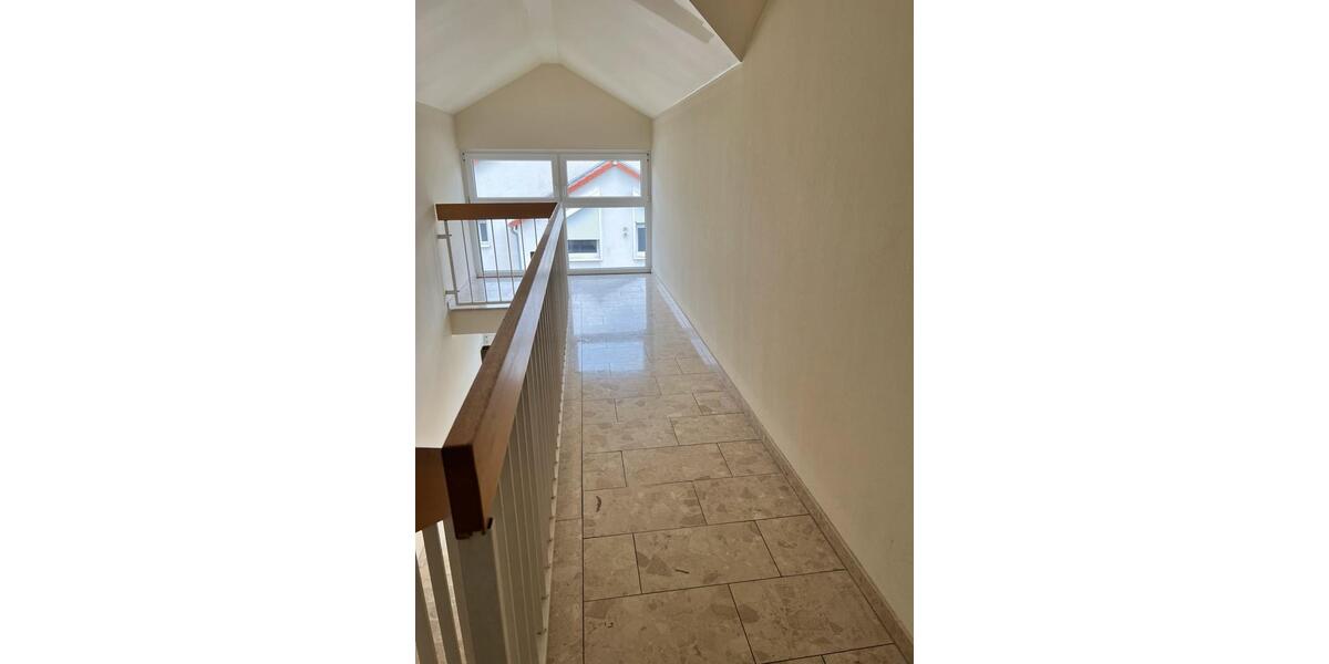 Dachgeschoßwohnung Darmstadt Darmstadt-West - 2.5 Zimmer, 84 m&sup2;, 1.420&euro; | Angebot:24616838