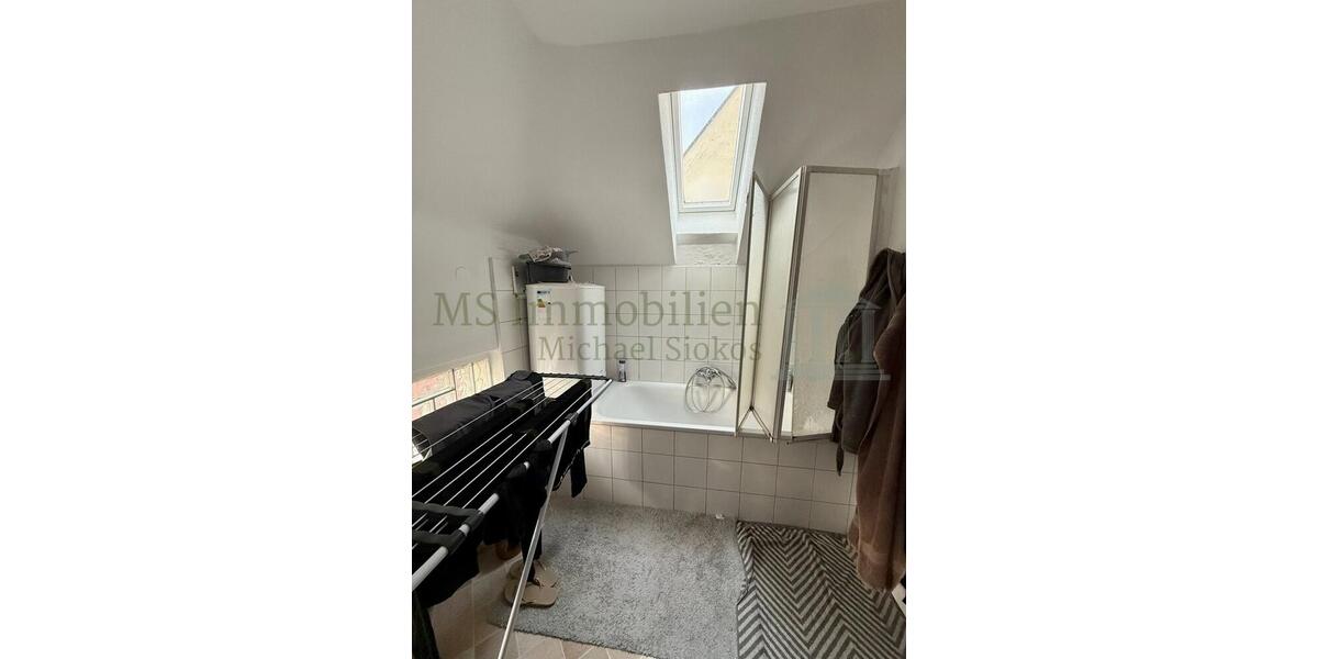 Dachgeschoßwohnung Bensheim - 3 Zimmer, 92 m&sup2;, 1.100&euro; | Angebot:24978435