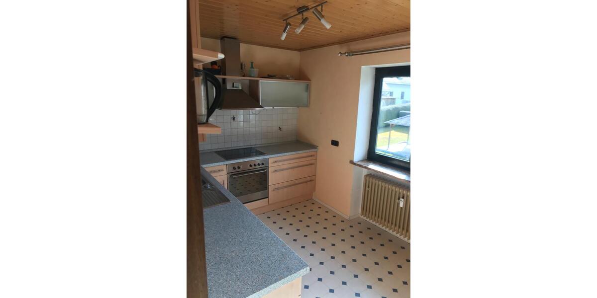 Etagenwohnung Sinzing - 5 Zimmer, 130 m&sup2;, 1.400&euro; | Angebot:25905392