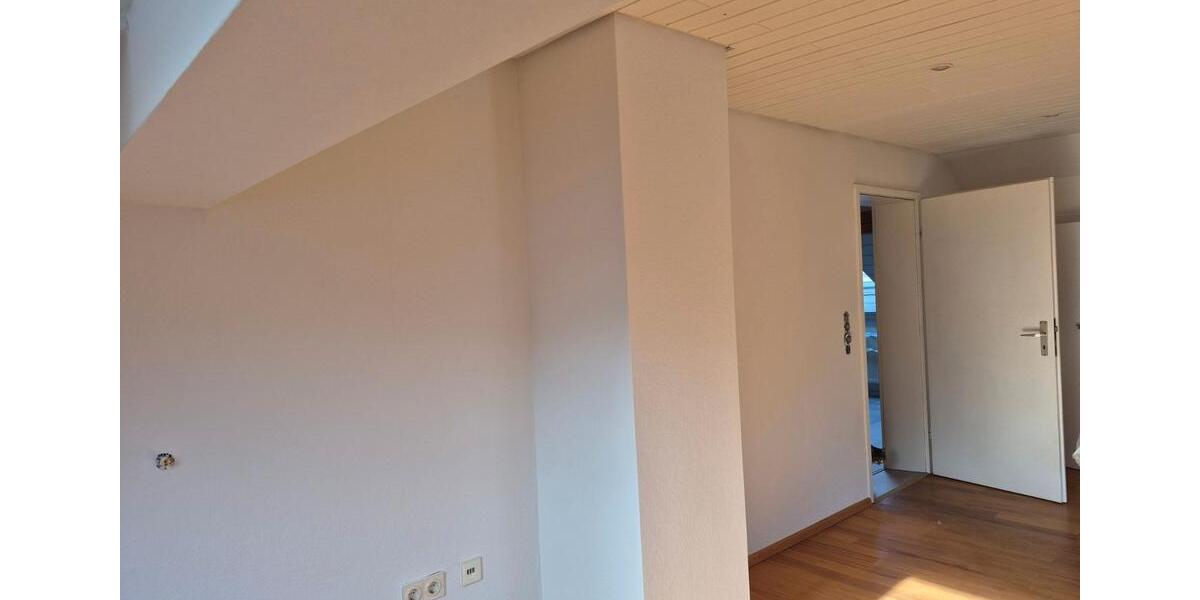Dachgeschoßwohnung Biebergemünd - 3.5 Zimmer, 110 m&sup2;, 880&euro; | Angebot:26400684
