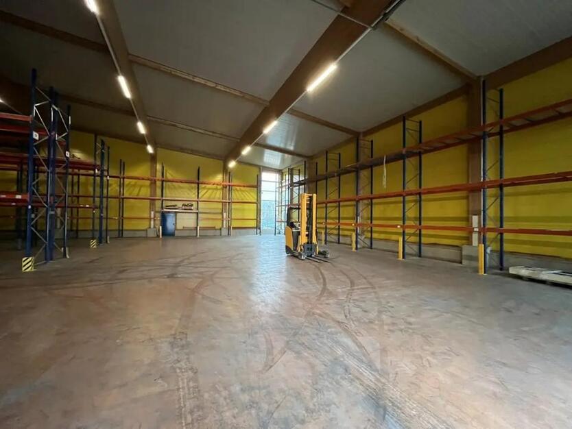 Lager- Hallenteil abgetrennt 240 & 560m² WasserKanalInternet