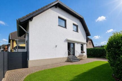 Haus Alsdorf - 4 Zimmer, 129 m&sup2;, 1.355&euro; | Angebot:26121766