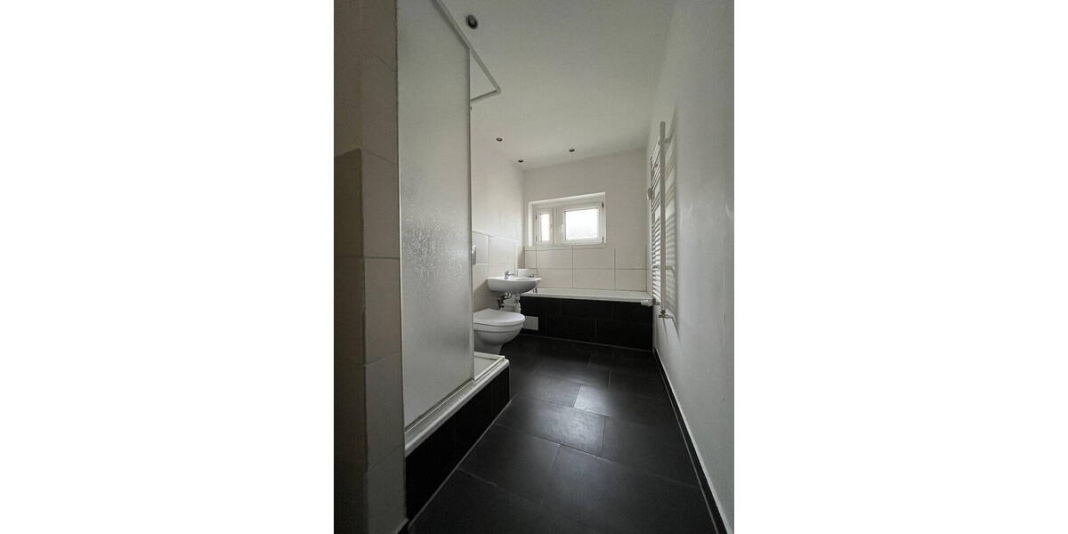 Etagenwohnung Zwickau Pölbitz - 3 Zimmer, 75 m&sup2;, 400&euro; | Angebot:26731060