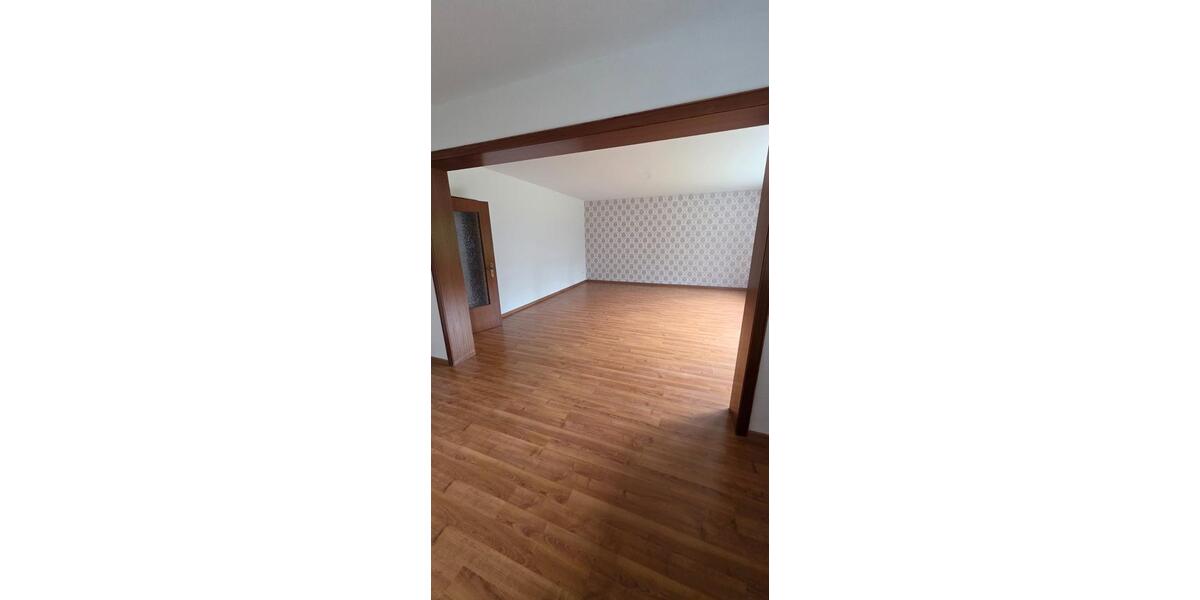 Erdgeschoßwohnung Aerzen - 3.5 Zimmer, 102 m&sup2;, 600&euro; | Angebot:25402892