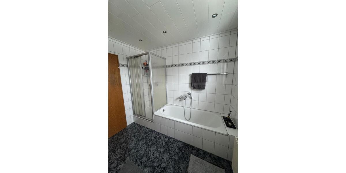 Dachgeschoßwohnung Wenden - 4 Zimmer, 105 m&sup2;, 970&euro; | Angebot:26086777
