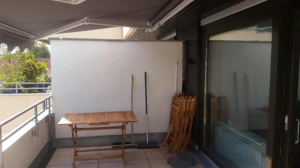 Möbliertes 1-Zimmer Penthouse mit Terrasse in Stadtbergen zimmer