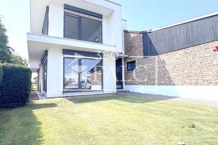 Büro in Niederkassel 3.916 € 356 m²