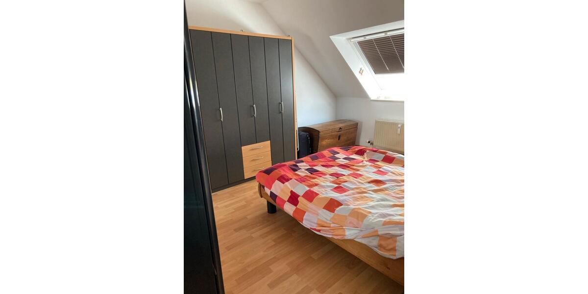 Dachgeschoßwohnung Wolfsburg - 2 Zimmer, 64 m&sup2;, 600&euro; | Angebot:26072631
