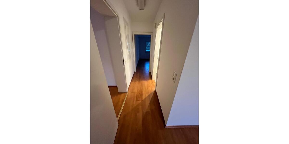 Etagenwohnung Saarlouis - 5 Zimmer, 110 m&sup2;, 1.050&euro; | Angebot:24127061