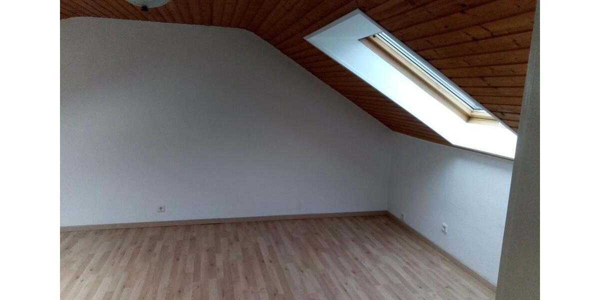 Dachgeschoßwohnung Sindelfingen Eichholz - 2 Zimmer, 43 m&sup2;, 600&euro; | Angebot:26588251