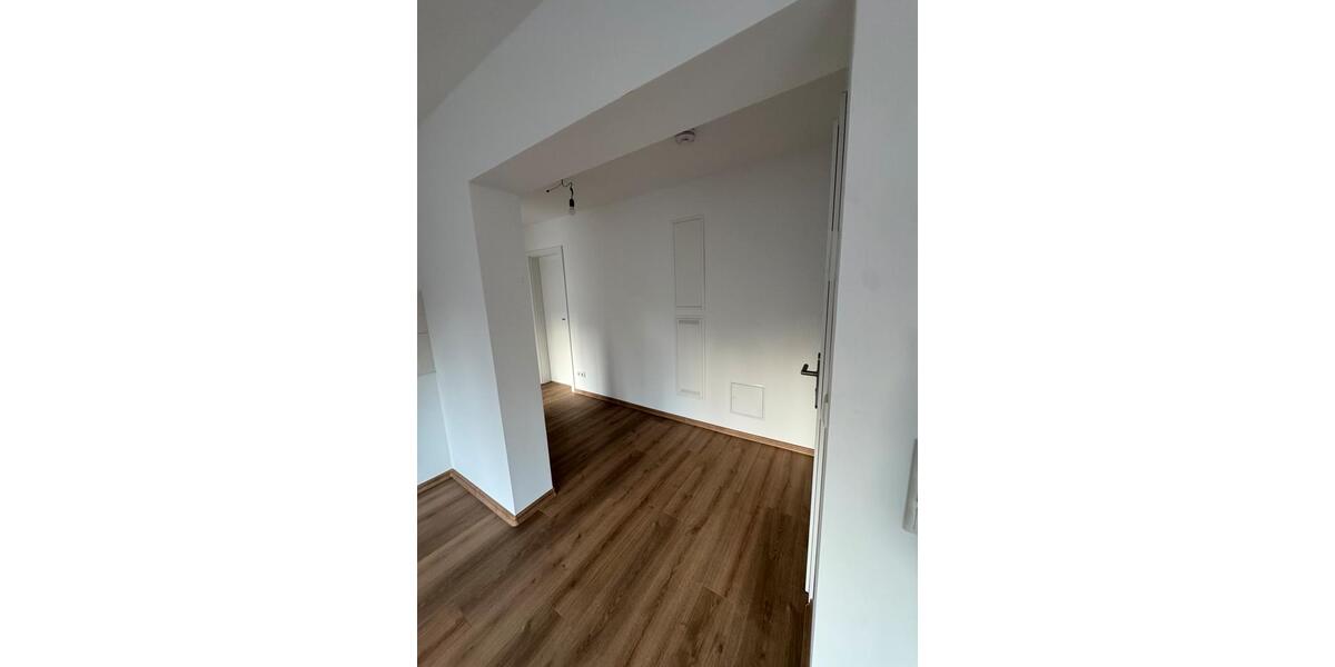 Dachgeschoßwohnung Nossen - 4 Zimmer, 115 m&sup2;, 1.250&euro; | Angebot:25312767