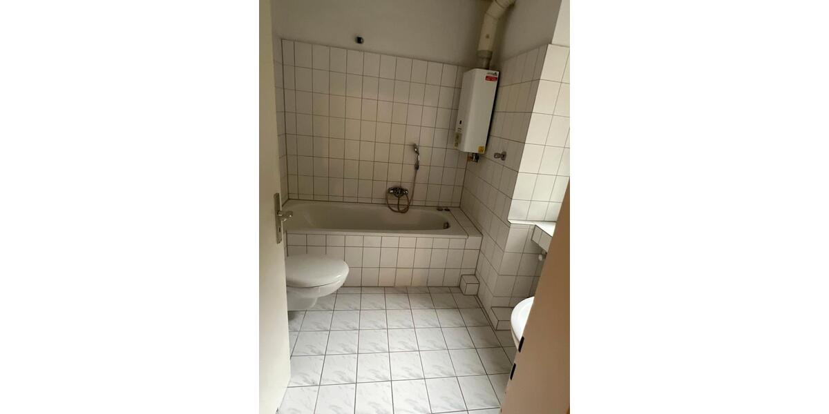 Etagenwohnung Duisburg - 3 Zimmer, 110 m&sup2;, 1.096&euro; | Angebot:26310453