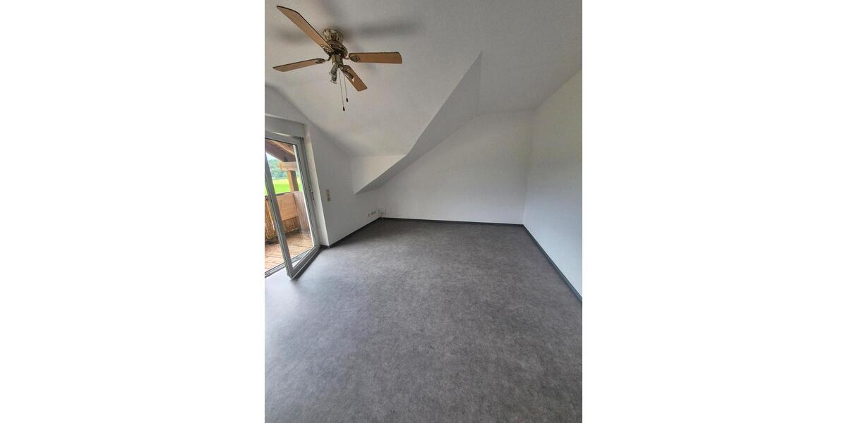 Dachgeschoßwohnung Plößberg - 4 Zimmer, 85 m&sup2;, 650&euro; | Angebot:26226853