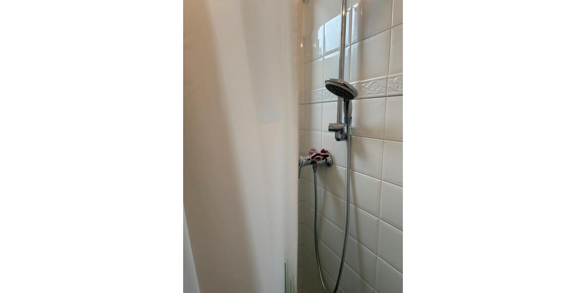 Therapieraum mit Massageliege zu Vermieten zimmer