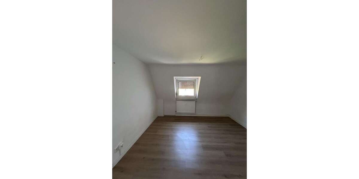 Etagenwohnung Ludwigshafen Ludwigshafen-Mundenheim - 4 Zimmer, 95 m&sup2;, 1.100&euro; | Angebot:27032005