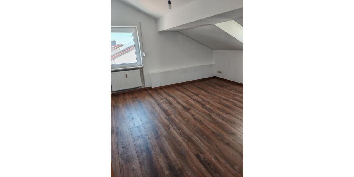 Dachgeschoßwohnung Falkenberg - 4 Zimmer, 120 m&sup2;, 740&euro; | Angebot:26337901