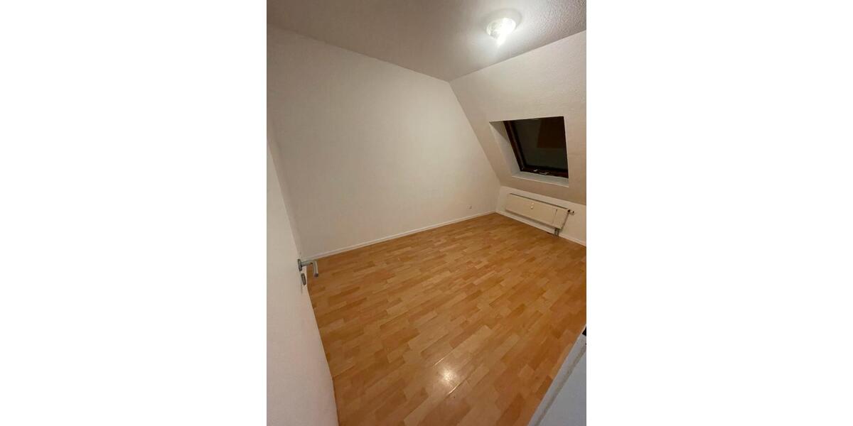 Dachgeschoßwohnung Bad Vilbel - 4 Zimmer, 92 m&sup2;, 1.350&euro; | Angebot:25148125