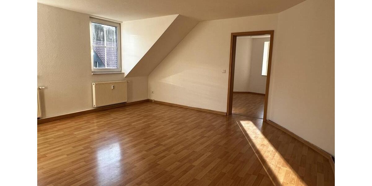 Dachgeschoßwohnung Döbeln - 3 Zimmer, 64 m&sup2;, 390&euro; | Angebot:25974081