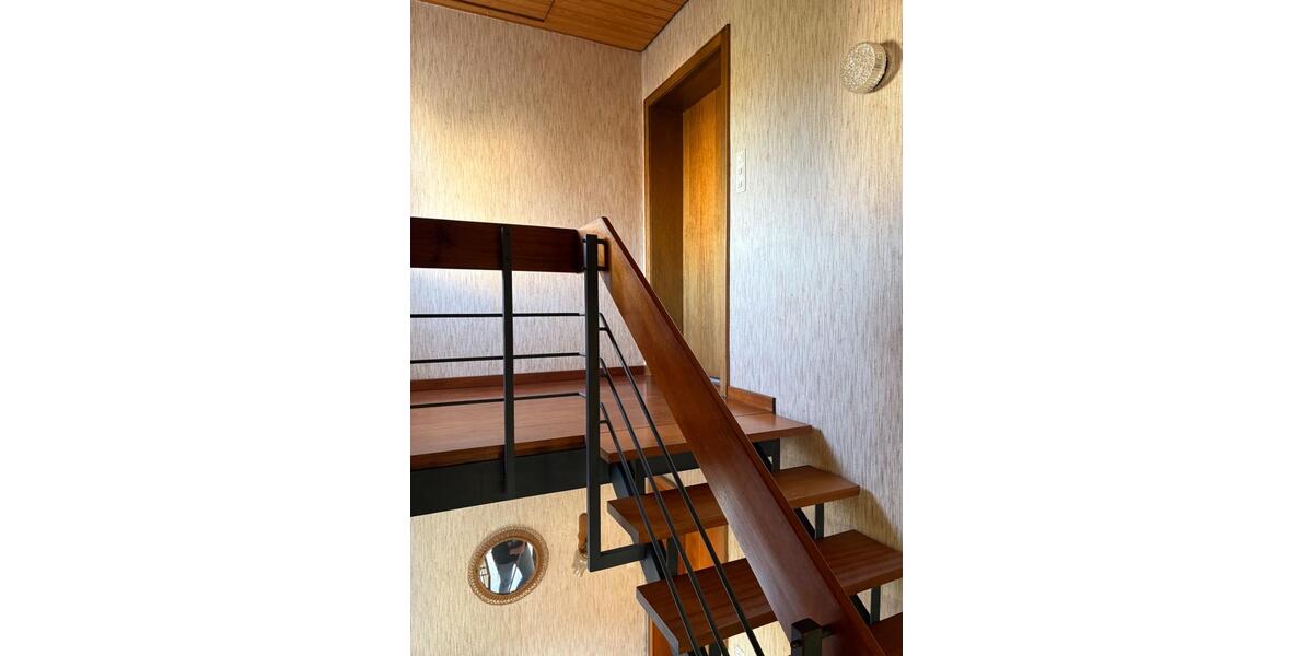 Dachgeschoßwohnung Lehrte - 3 Zimmer, 75 m&sup2;, 600&euro; | Angebot:26533833