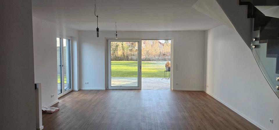 Doppelhaushälfte Schulzendorf - 4 Zimmer, 130 m&sup2;, 2.400&euro; | Angebot:26190351