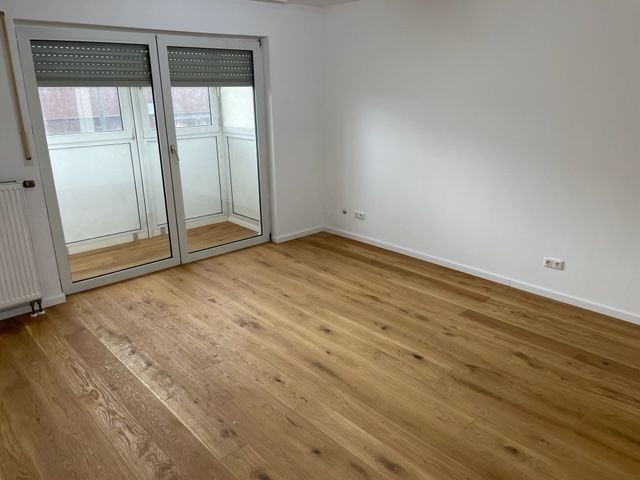 2-Zimmer-Wohnung (mit Wintergarten und Tiefgaragenstellplatz)