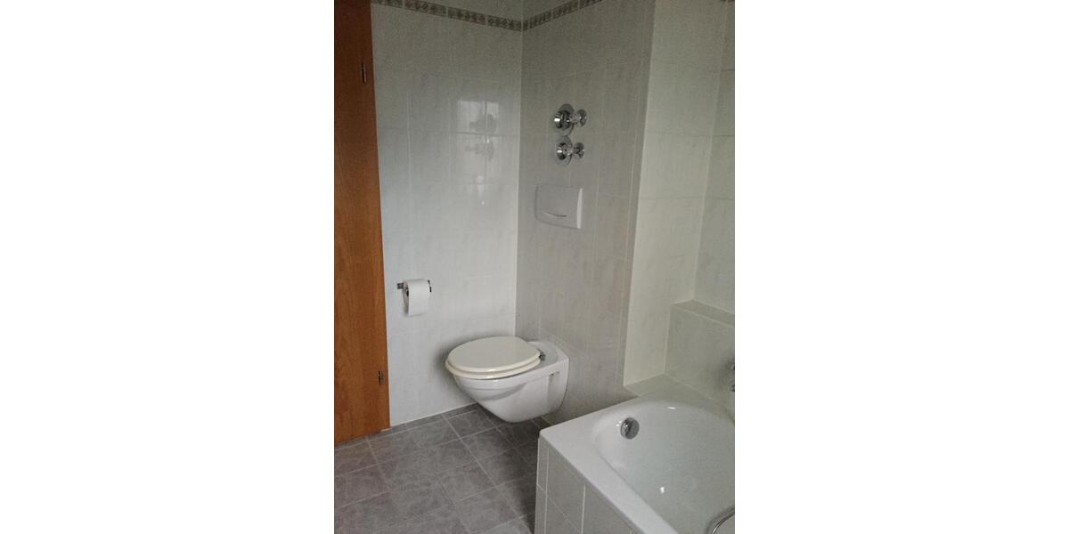 59qm Wohnung, Saal a.d.Donau, Küche Tiefgarage Bad mit Wanne 2 zimmer