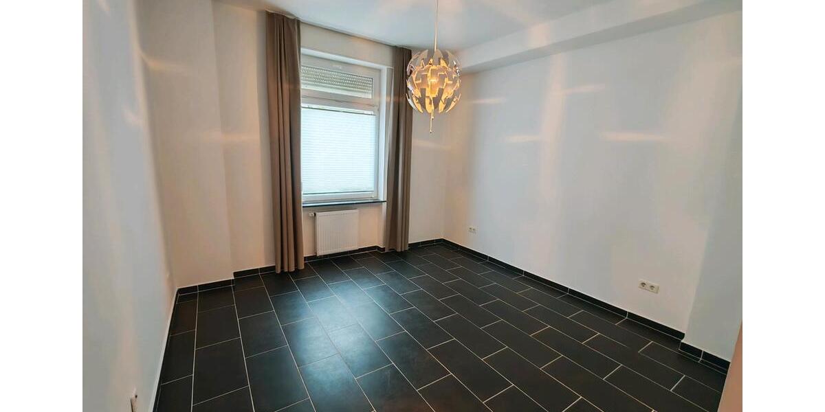 Etagenwohnung Sundern (Sauerland) - 4 Zimmer, 130 m&sup2;, 1.050&euro; | Angebot:25051475